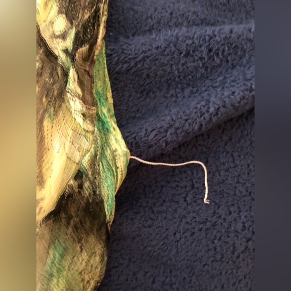 Jones New York green dress like new! Size 8, small rip on the right belt loop. - Picture 2 of 6